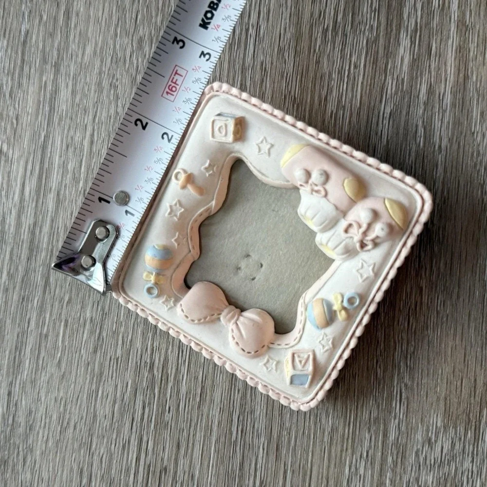 Vintage Baby Girl‎ Nursery Mini 3D Picture Frame Pink Resin Bow Booties 1.5x1.5